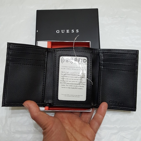 NWT AUTHENTIC guess mens wallet "great gift" - Picture 3 of 6